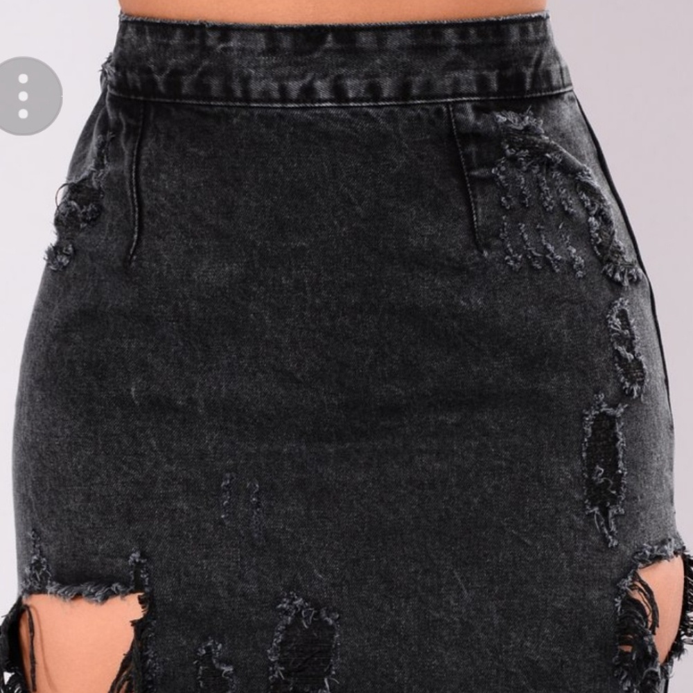 NEW Black Mini Skirt - Picture 2 of 6